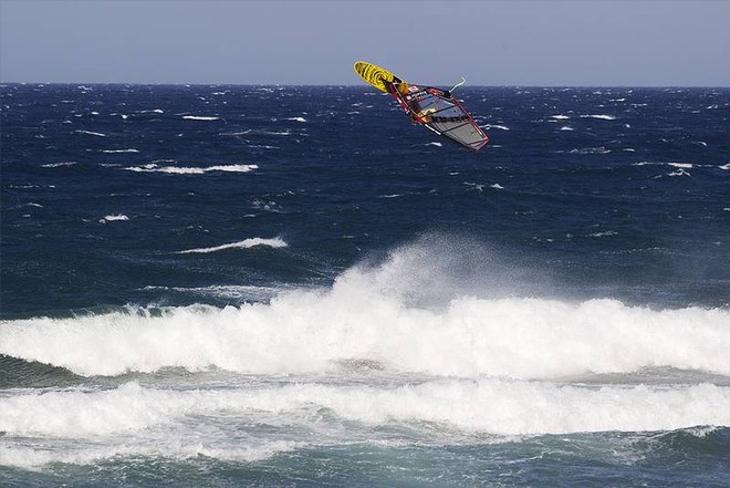 Back loop from Stone - PWA Pozo Gran Canaria World Cup 2011 &copy;  John Carter / PWA http://www.pwaworldtour.com